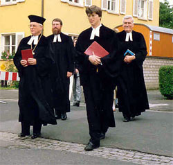 Kreisdekan Naether, Pfarrer Hsam, Pfarrer Ritter und Pfarrer Kreimann